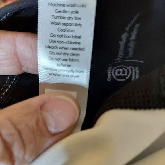 Athleta Women's black and white leggings - Picture 4 of 11